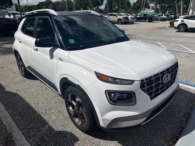 Used 2022 Hyundai Venue Limited w/ Cargo Package FWD image 1