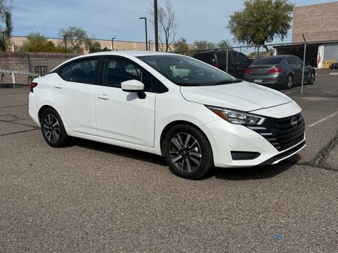 Used 2025 Nissan Versa SV image 3