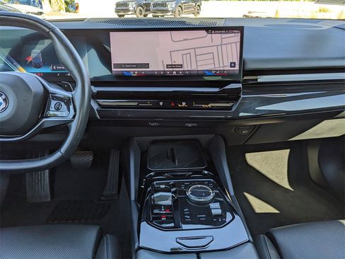 Used 2024 BMW 530i image 18