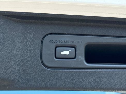 Certified 2025 Honda Pilot EX-L image 13