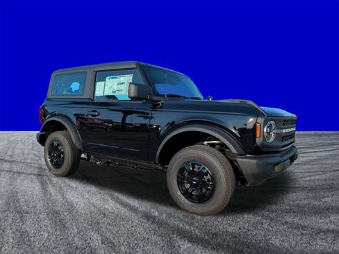 New 2025 Ford Bronco 2-Door image 2