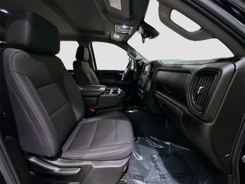 Used 2025 Chevrolet Silverado 2500 Custom w/ Custom Convenience Package image 28