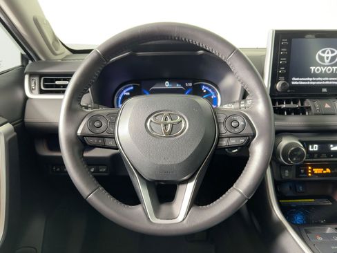Used 2020 Toyota RAV4 Limited image 16