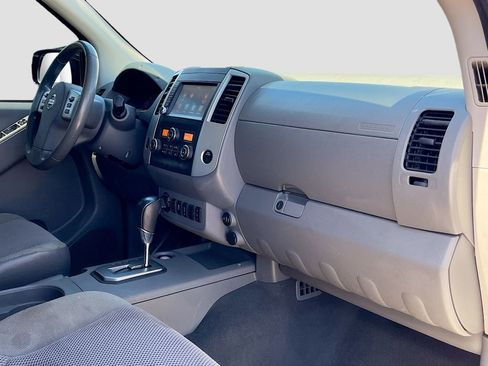 Used 2021 Nissan Frontier SV w/ Midnight Edition Floor Mats image 25