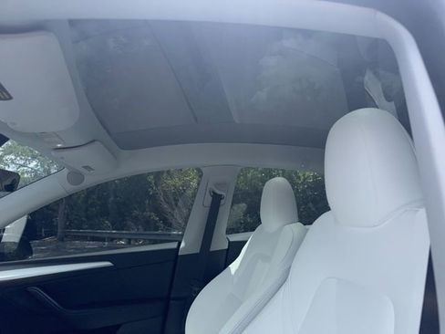 Used 2024 Tesla Model Y Long Range RWD image 11