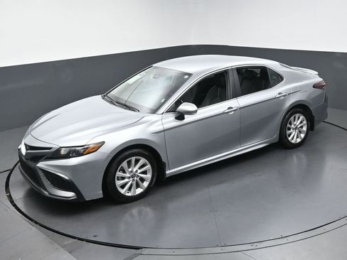 Used 2024 Toyota Camry SE FWD image 37