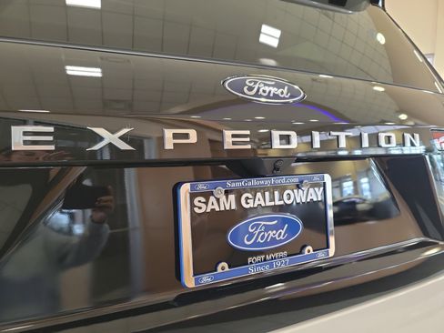 New 2025 Ford Expedition Platinum w/ Platinum Ultimate Package image 12