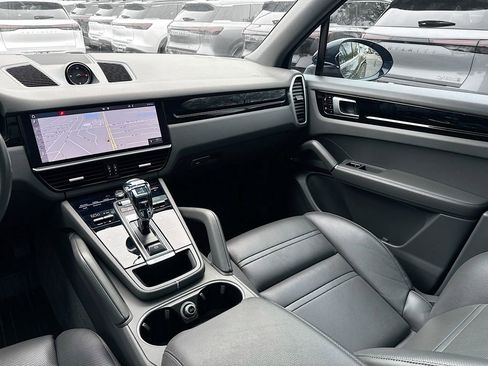 Used 2019 Porsche Cayenne image 26