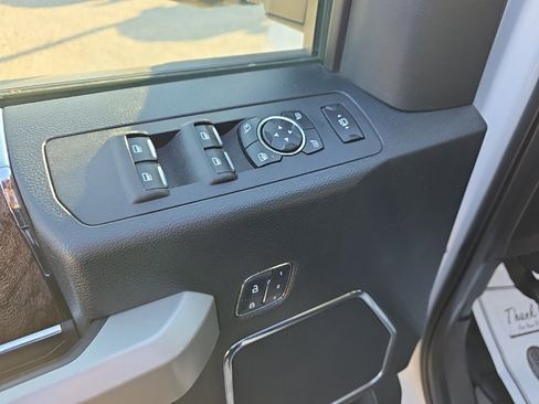 Used 2018 Ford F250 Lariat w/ Lariat Ultimate Package image 11