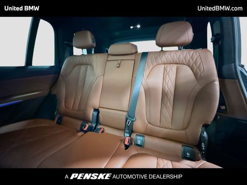 Used 2025 BMW X7 M60i image 13