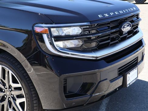 New 2027 Ford Expedition Max Platinum w/ Platinum Ultimate Package AWD/4WD image 9