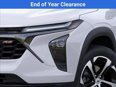 New 2025 Chevrolet Trax RS image 11