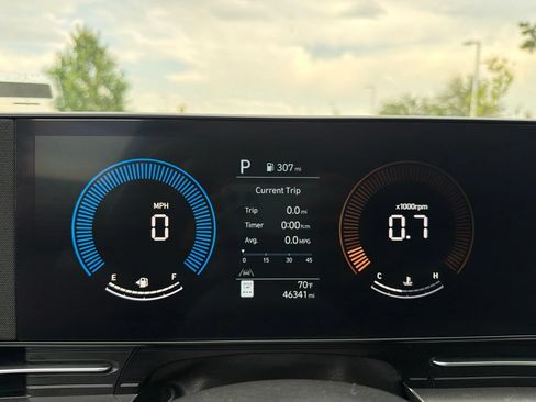 Used 2025 Hyundai Kona SEL FWD image 28