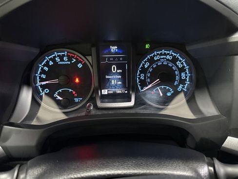 Used 2022 Toyota Tacoma TRD Sport image 14