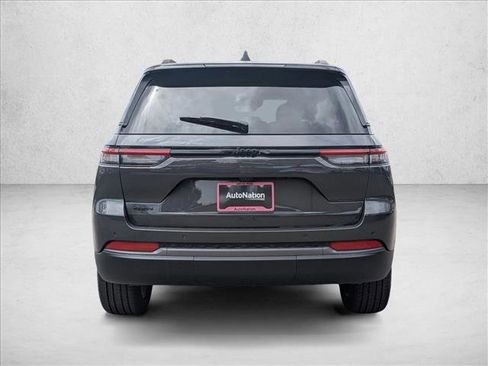 New 2026 Jeep Grand Cherokee Limited w/ Limited Altitude Package AWD/4WD image 8