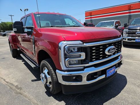 New 2026 Ford F350 Lariat w/ FX4 Off-Road Package AWD/4WD image 2