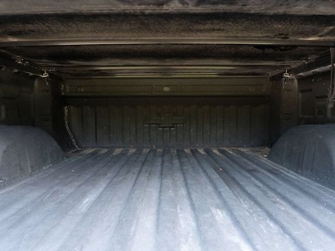 Used 2021 Chevrolet Silverado 1500 LTZ AWD/4WD image 16