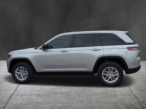 New 2025 Jeep Grand Cherokee Laredo X w/ Luxury Tech Group I image 6
