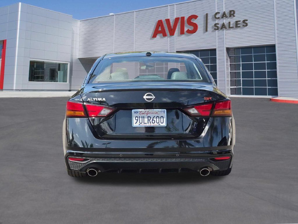 Used 2025 Nissan Altima 2.5 SR FWD image 7