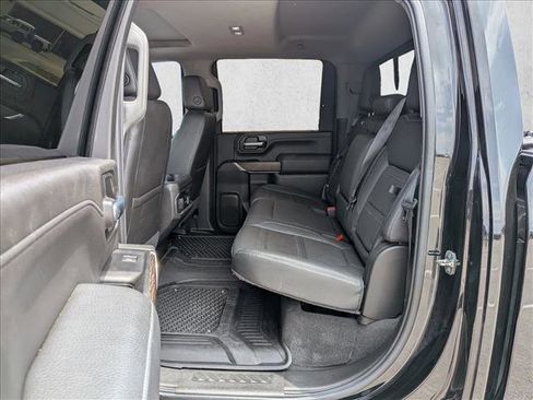 Used 2022 GMC Sierra 2500 Denali w/ Denali Black Diamond Edition AWD/4WD image 18