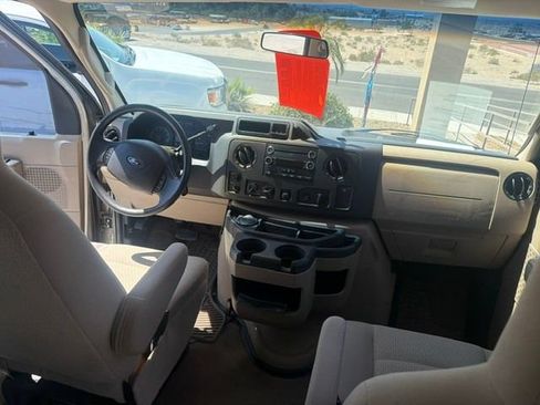 Used 2011 Ford E-350 and Econoline 350 XLT RWD image 7