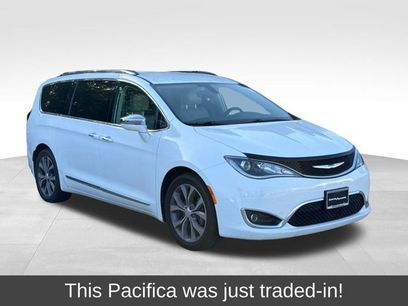 Used 2018 Chrysler Pacifica Limited