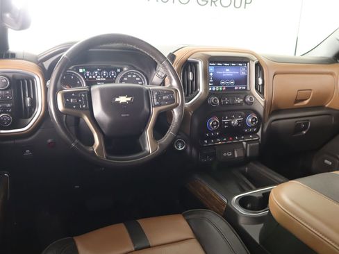 Used 2023 Chevrolet Silverado 3500 High Country AWD/4WD image 2