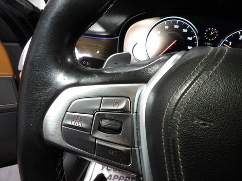 Used 2016 BMW 750i xDrive image 29