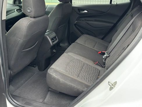 Used 2018 Chevrolet Equinox LT FWD image 12