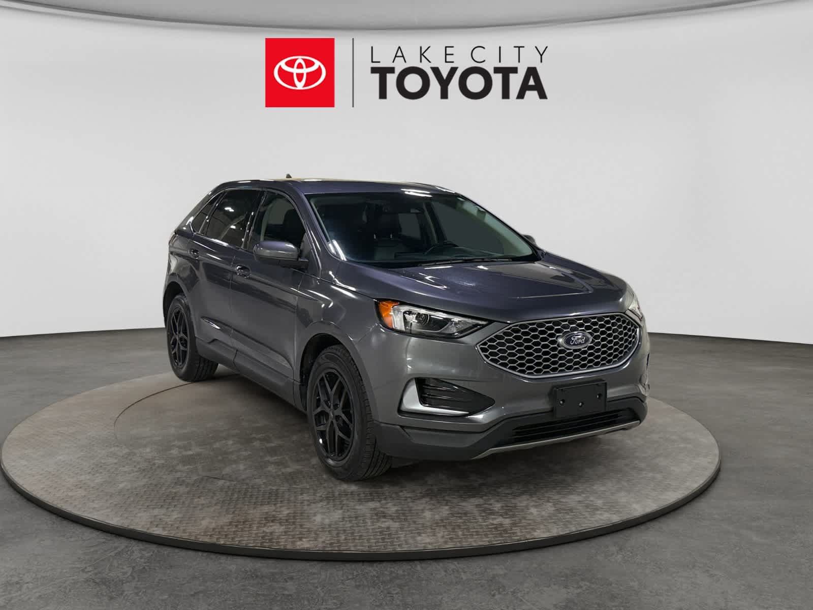 Used 2024 Ford Edge SEL AWD/4WD image 13