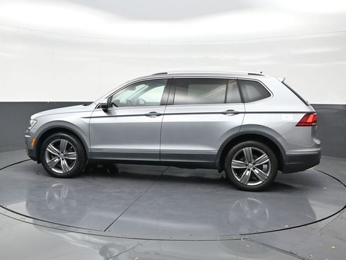 Used 2021 Volkswagen Tiguan SEL FWD image 2