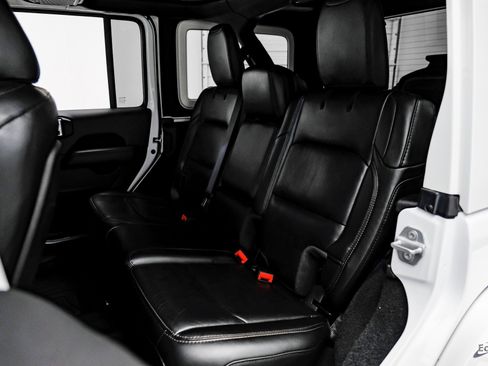 Used 2022 Jeep Wrangler Unlimited Rubicon w/ Xtreme Recon 35" Tire Package image 83