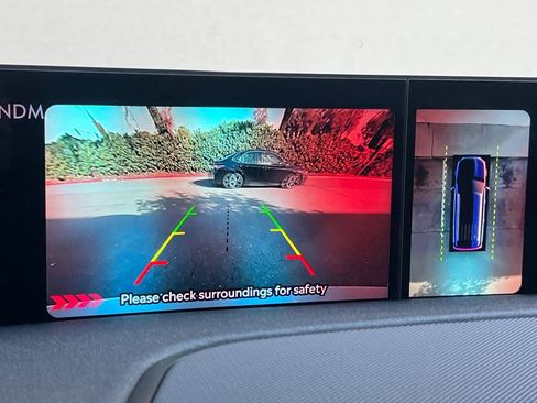 Certified 2025 Lincoln Navigator L Reserve image 21