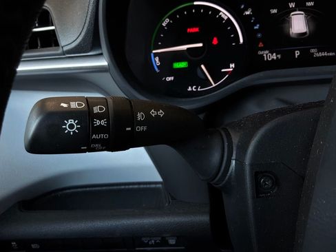 Used 2026 Toyota Sienna XLE FWD image 43