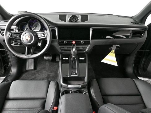 Certified 2026 Porsche Macan image 19