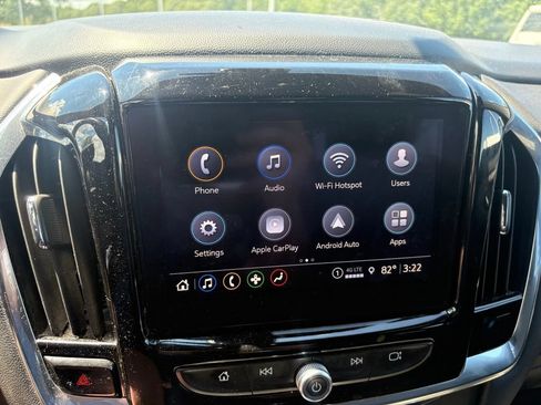 Used 2023 Chevrolet Traverse LT FWD image 17