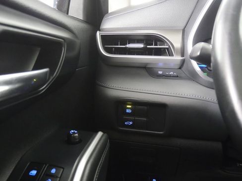 Used 2022 Toyota Highlander XLE image 24