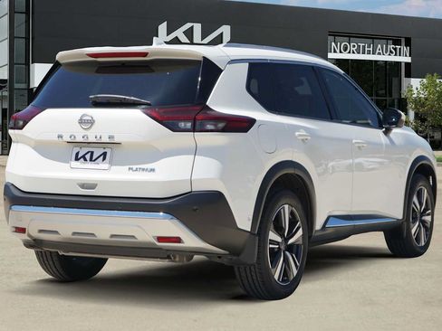 Used 2023 Nissan Rogue Platinum w/ Platinum Premium Package FWD image 5