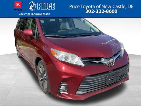 Used 2019 Toyota Sienna XLE w/ XLE Navigation Package AWD/4WD image 1