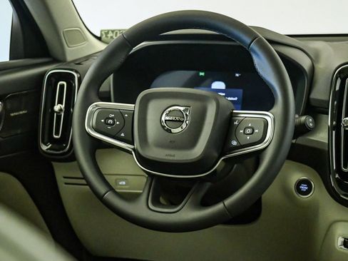 New 2026 Volvo XC40 B5 Ultra w/ Climate Package AWD/4WD image 13