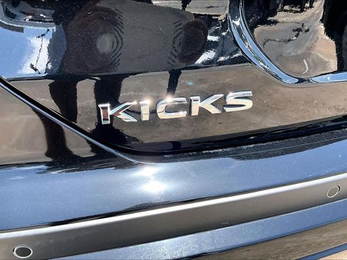 Certified 2024 Nissan Kicks SR w/ SR Premium Package FWD image 30