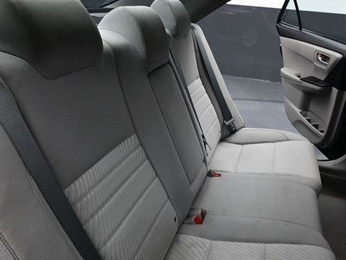 Used 2016 Toyota Camry LE image 27