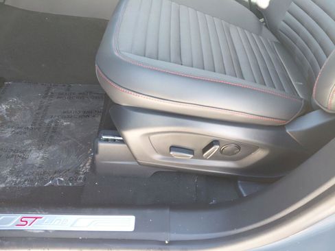 New 2026 Ford Explorer ST-Line w/ ST-Line Street Pack image 30