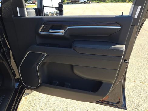 New 2026 GMC Sierra 2500 SLT AWD/4WD image 7