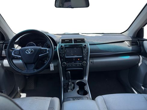 Used 2017 Toyota Camry XLE FWD image 12