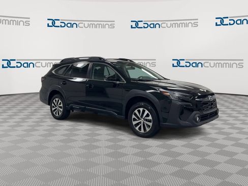 Used 2023 Subaru Outback Premium AWD/4WD image 2