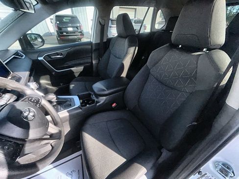 Used 2023 Toyota RAV4 XLE image 17