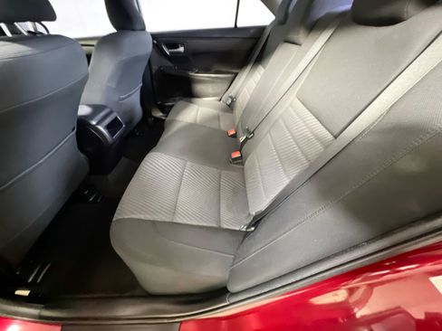 Used 2017 Toyota Camry LE FWD image 28