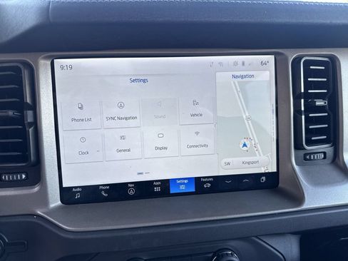 Used 2025 Ford Bronco Outer Banks AWD/4WD image 12