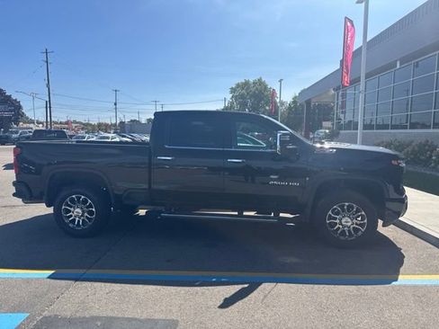 Used 2026 Chevrolet Silverado 2500 LTZ w/ Z71 Chrome Sport Edition AWD/4WD image 5